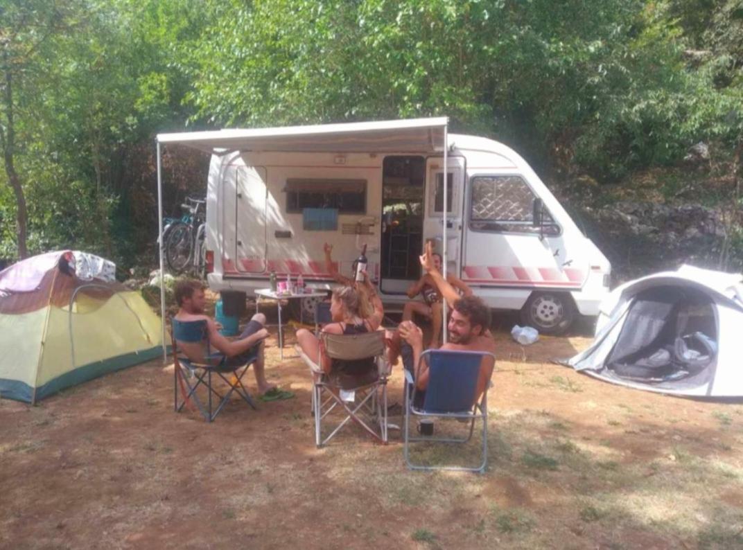 Auto Camp Radoman Hotel เวียร์ปาซาร์ ภายนอก รูปภาพ