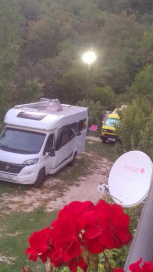 Auto Camp Radoman Hotel เวียร์ปาซาร์ ภายนอก รูปภาพ